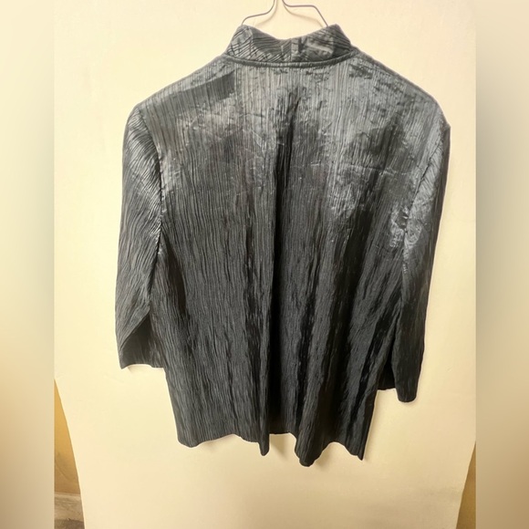 CHICO’S TRAVELERS KIMONO NAVY SIZE 3 
POLYESTER/FABRIC HAS A CRINKLE CREPE LOOK - Picture 6 of 10